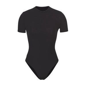 NWT Skims Fits Everybody Short Sleeve T-Shirt Bodysuit in Onyx Women’s NWOT SZ M